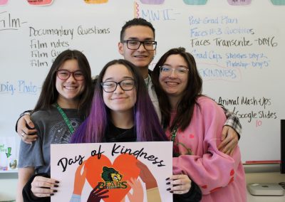 4 students on day of kindness